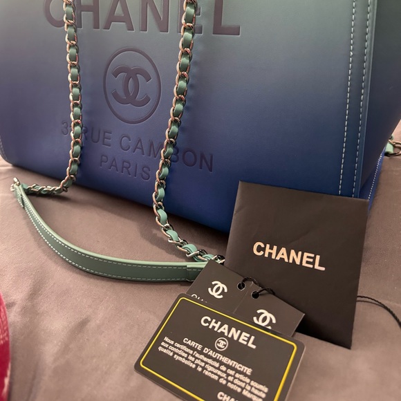 BRAND NEW CHANEL BAG - Picture 5 of 6